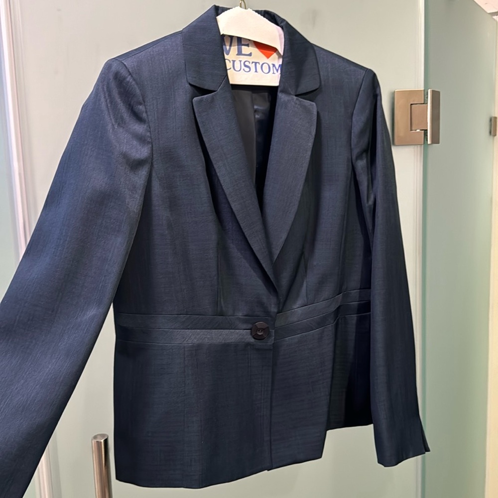 Le Suit navy blue pantsuit size 10